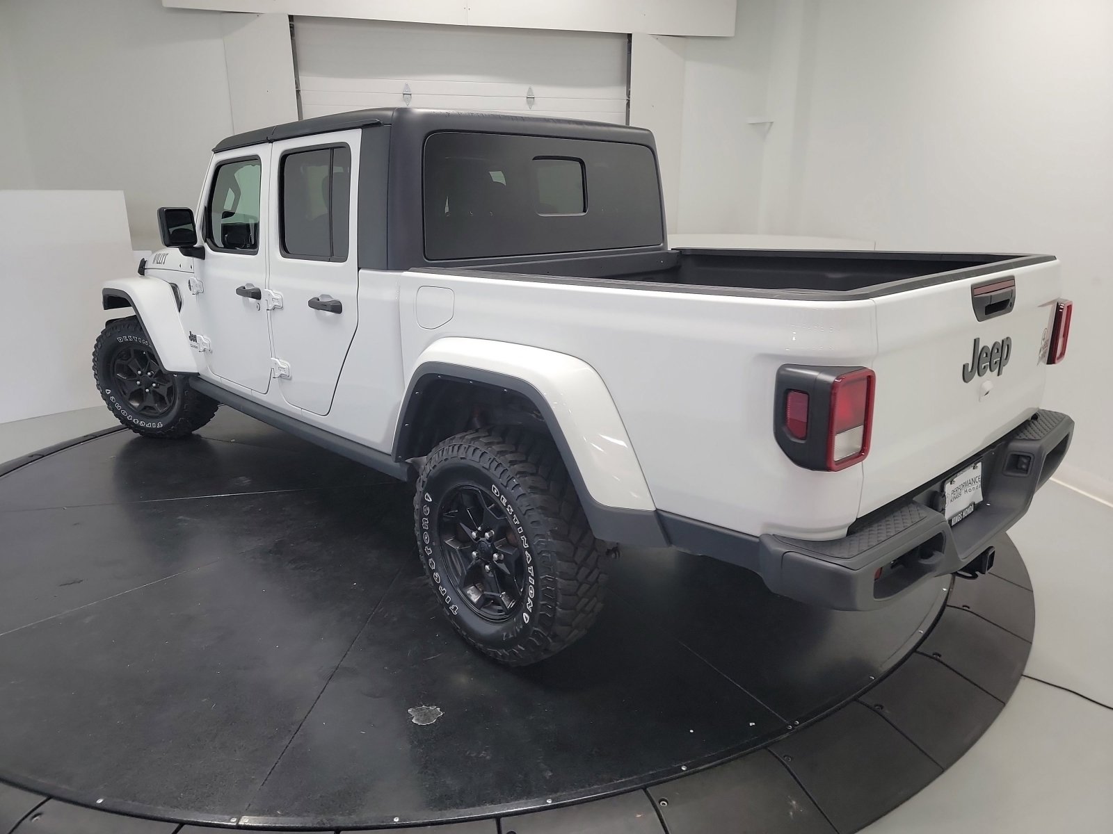 Used 2021 Jeep Gladiator Sport image 6