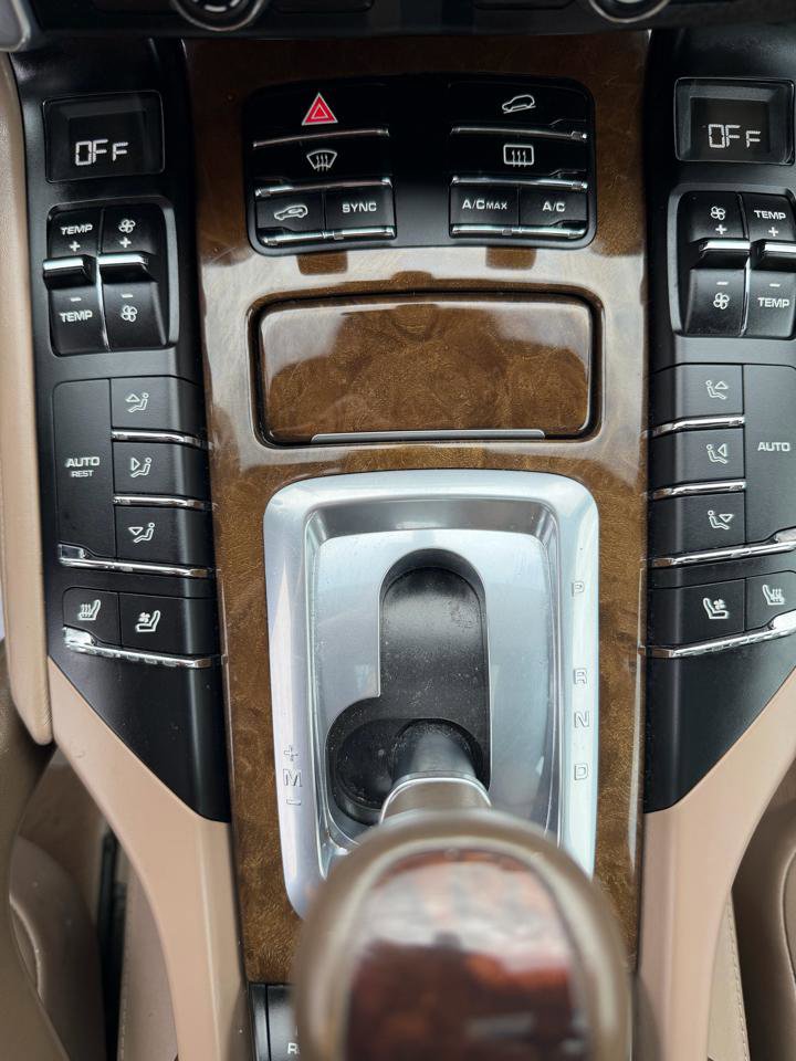 Used 2014 Porsche Cayenne S image 29