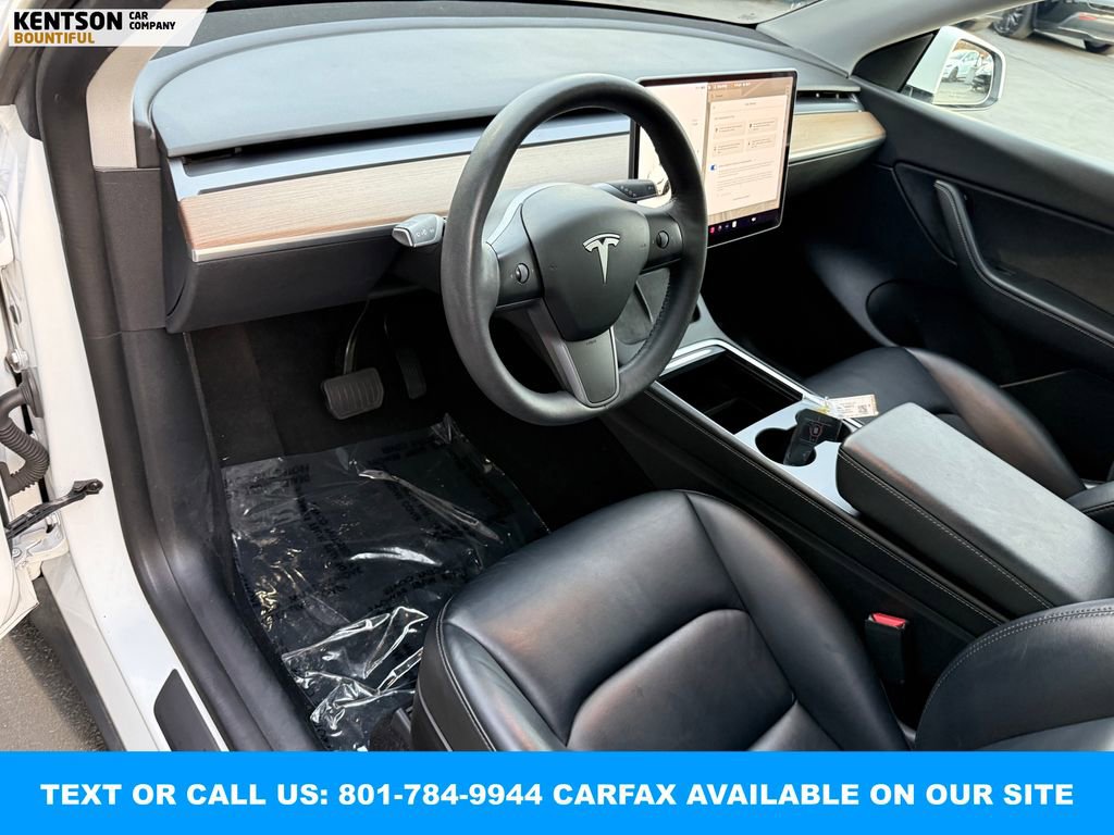Used 2022 Tesla Model Y Long Range image 24
