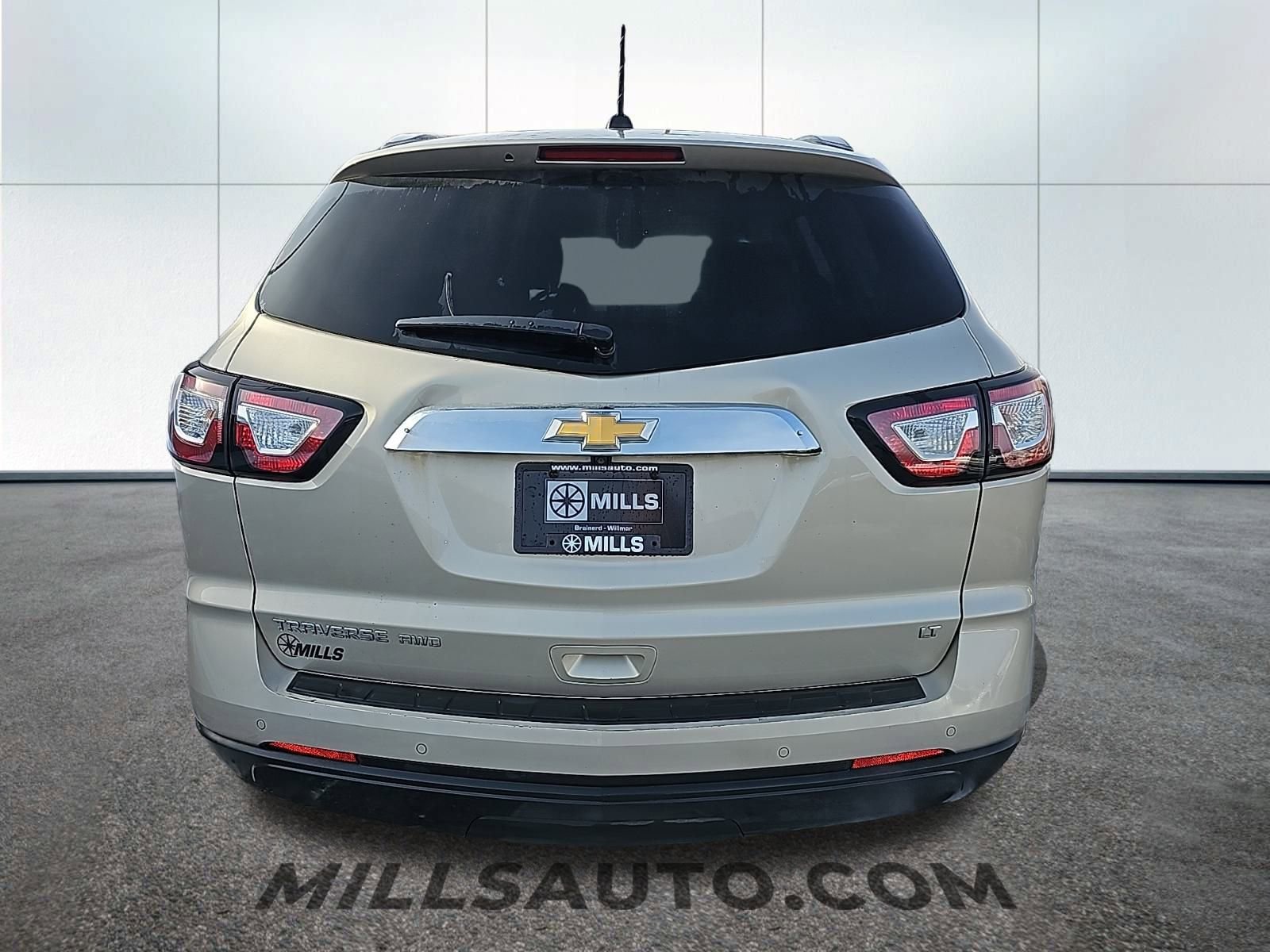 Used 2017 Chevrolet Traverse LT w/ Style and Technology Package image 7