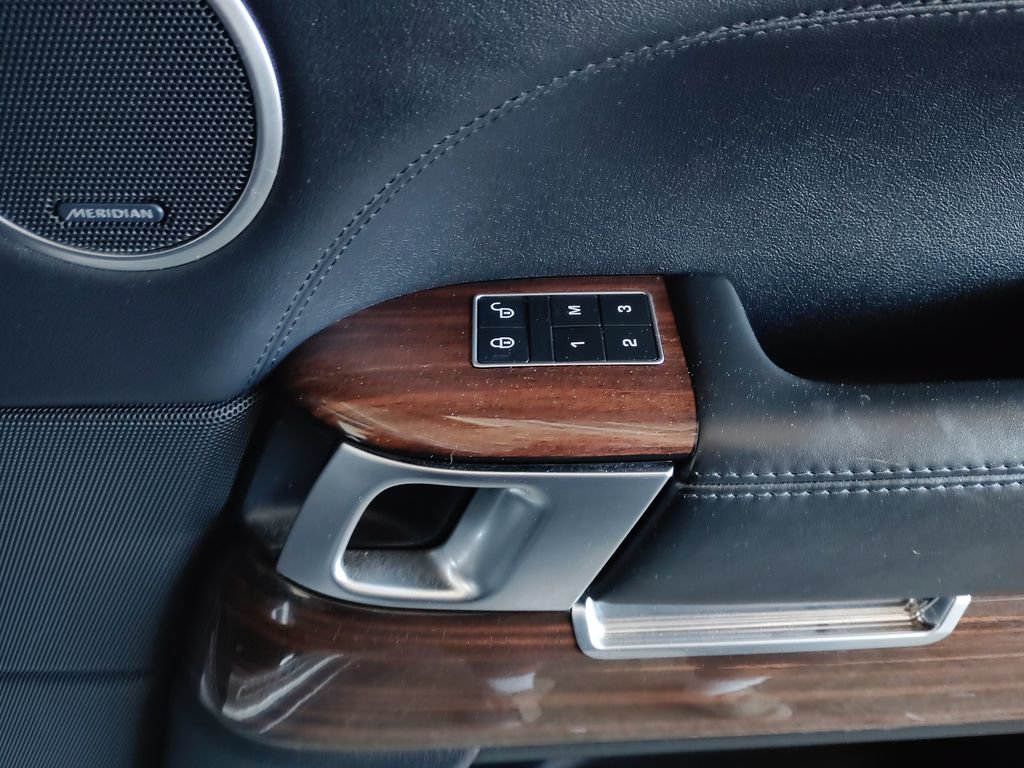 Used 2017 Land Rover Range Rover Long Wheelbase Supercharged AWD/4WD image 11
