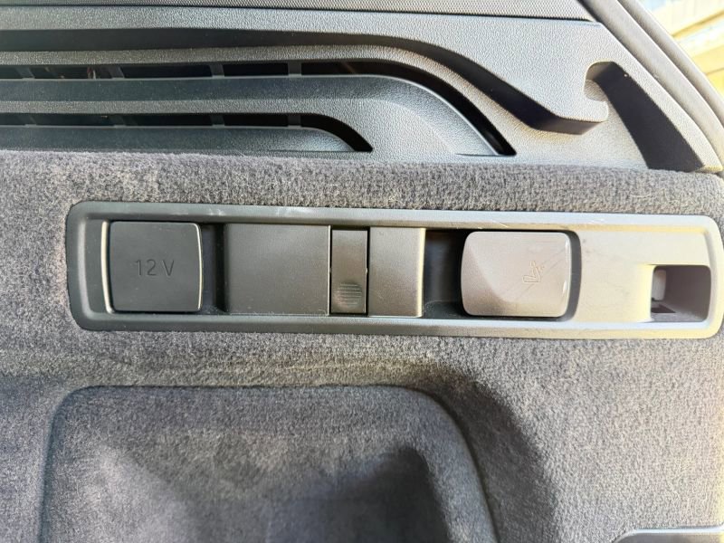 Used 2020 BMW X5 M50i w/ Executive Package image 38