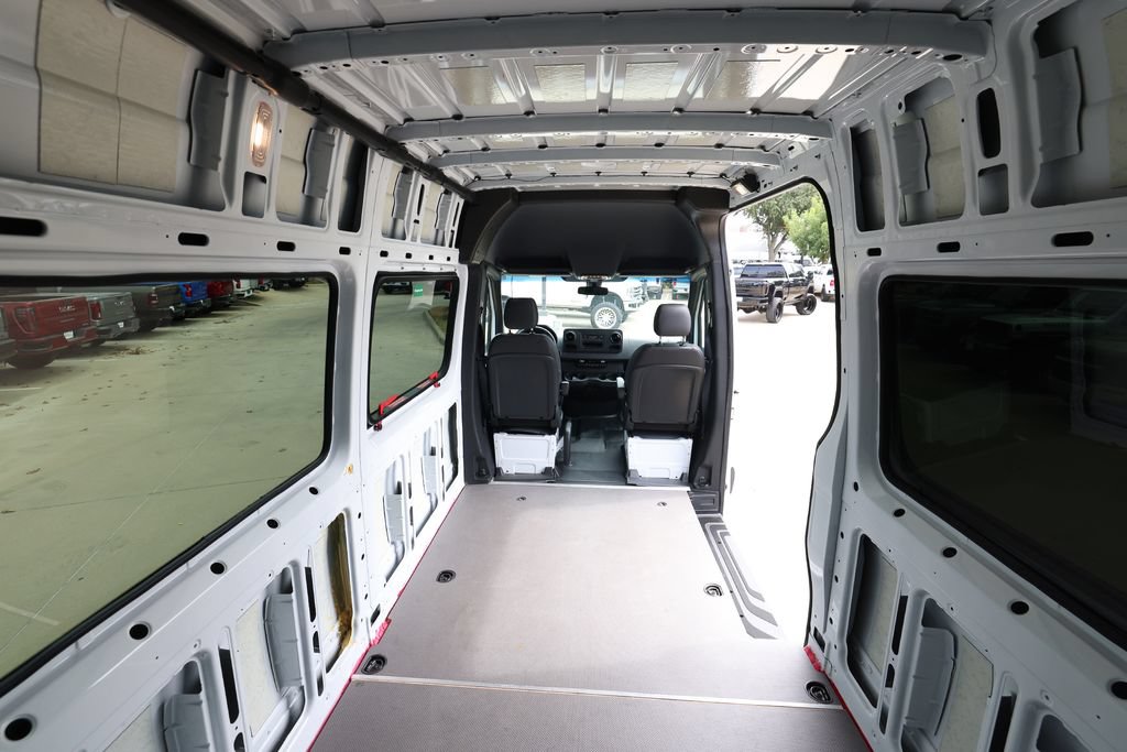 Used 2022 Mercedes-Benz Sprinter 3500 image 15