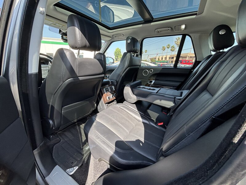 Used 2017 Land Rover Range Rover HSE AWD/4WD image 14