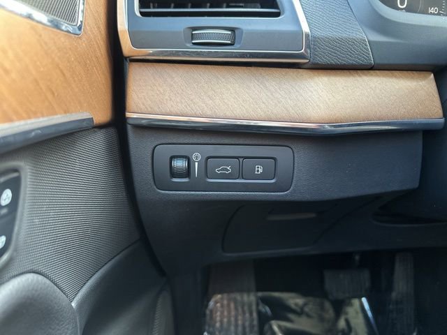 Used 2021 Volvo XC90 T8 Inscription Expression w/ Climate Package image 30