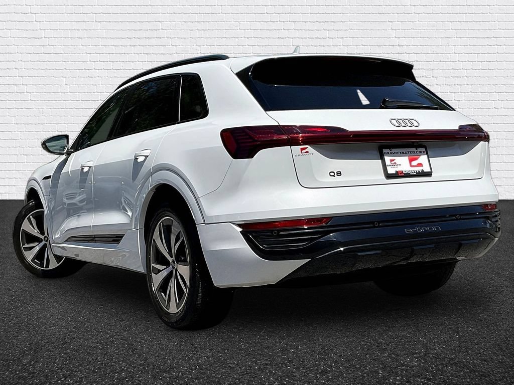 Used 2024 Audi Q8 e-tron Premium AWD/4WD image 4