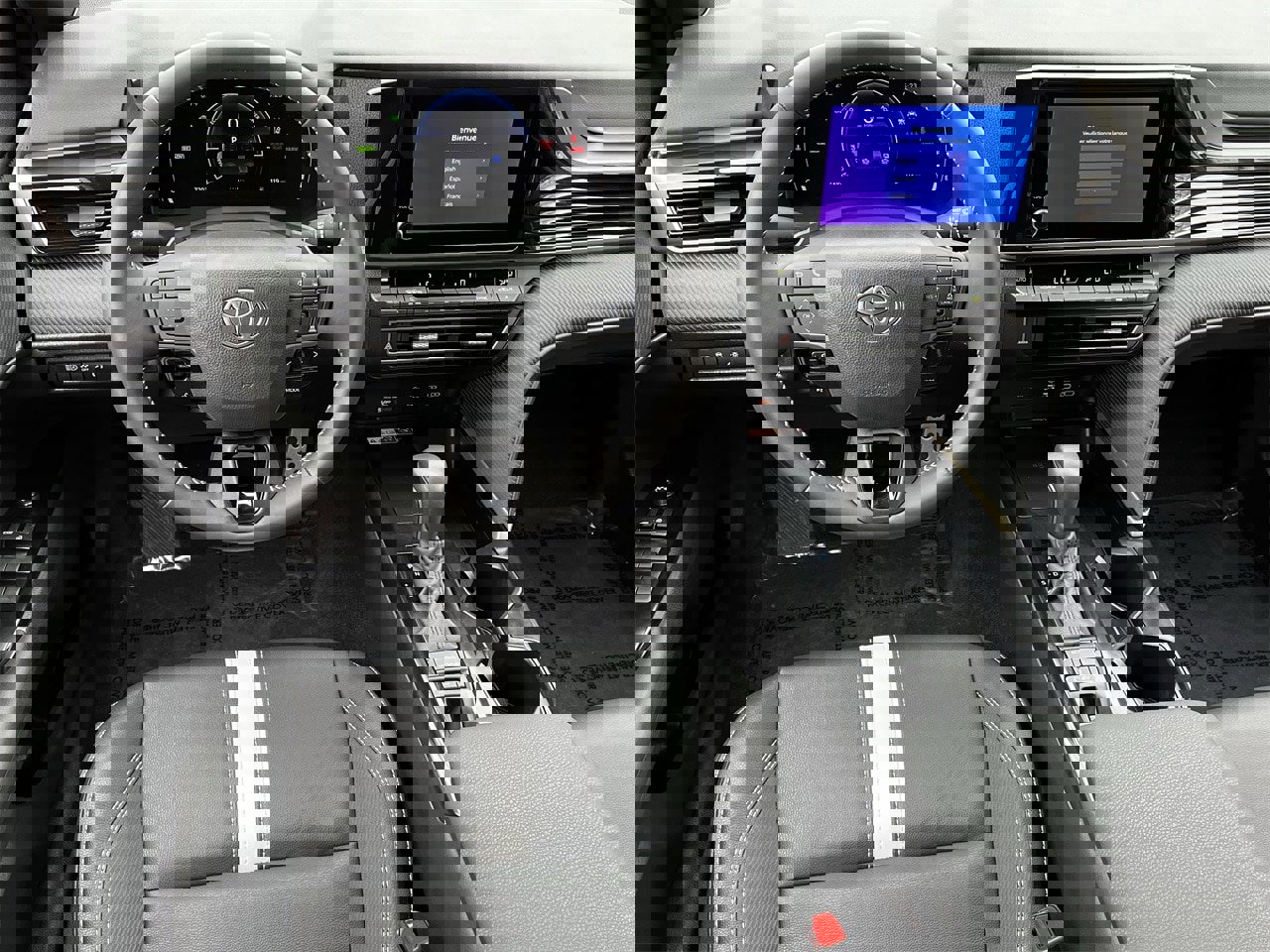 Used 2025 Toyota Camry SE image 10