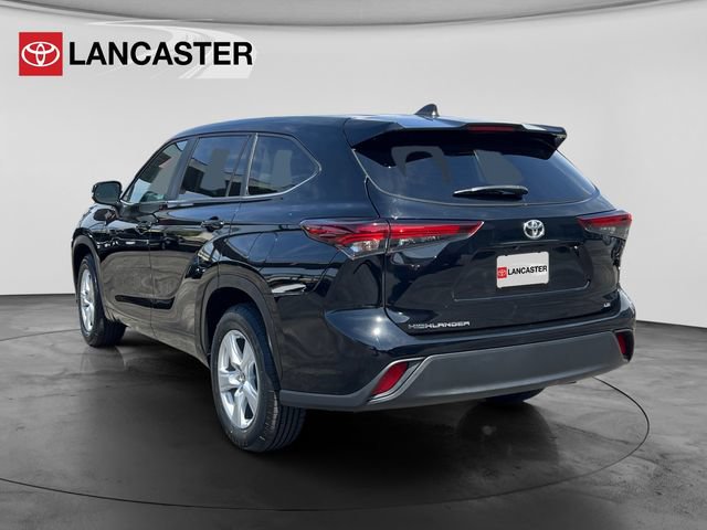 Certified 2025 Toyota Highlander LE FWD image 5