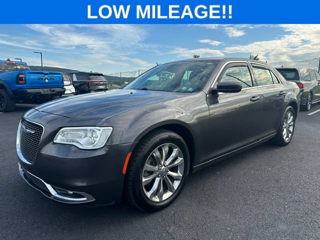 Used 2015 Chrysler 300 Limited w/ Driver Convenience Group AWD/4WD image 5