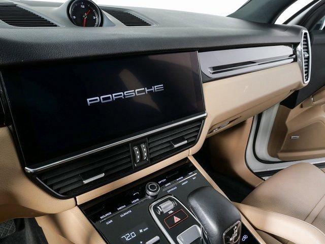 Used 2023 Porsche Cayenne image 13