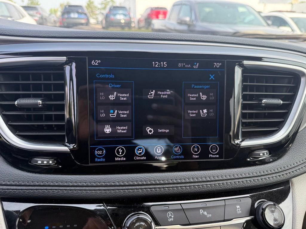 Used 2018 Chrysler Pacifica Limited FWD image 13