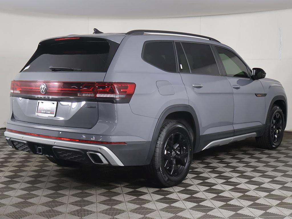 Used 2024 Volkswagen Atlas Peak Edition SE AWD/4WD image 11