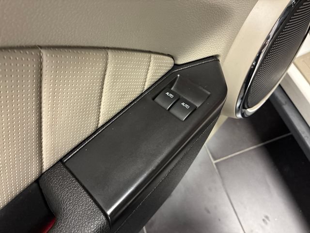 Used 2011 Ford Mustang GT Premium w/ Security Pkg RWD image 11