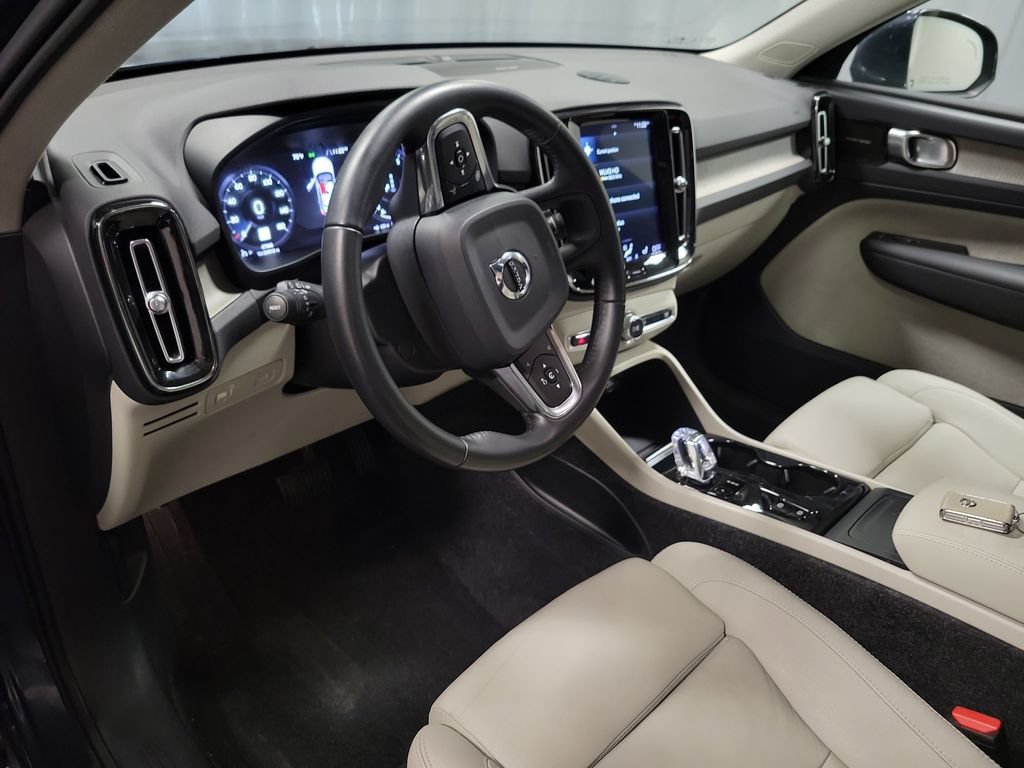 Used 2019 Volvo XC40 T5 Inscription AWD/4WD image 14