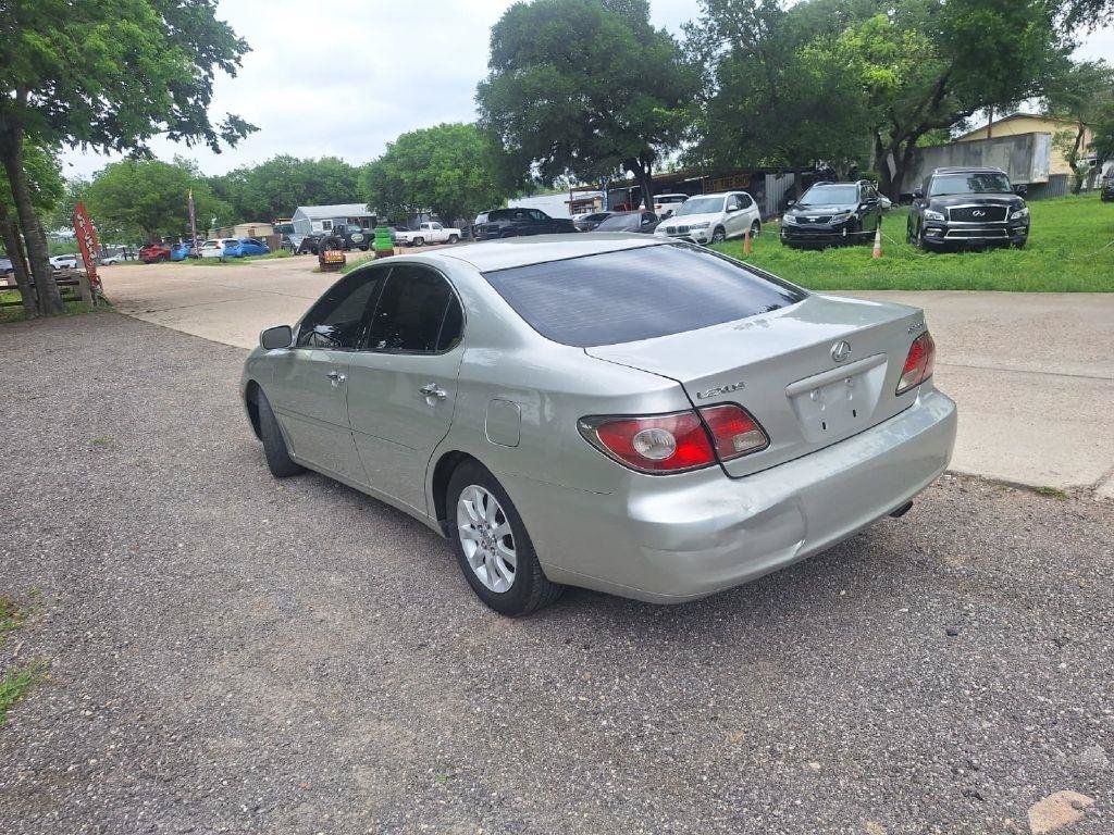 Used 2003 Lexus ES 330 FWD image 11