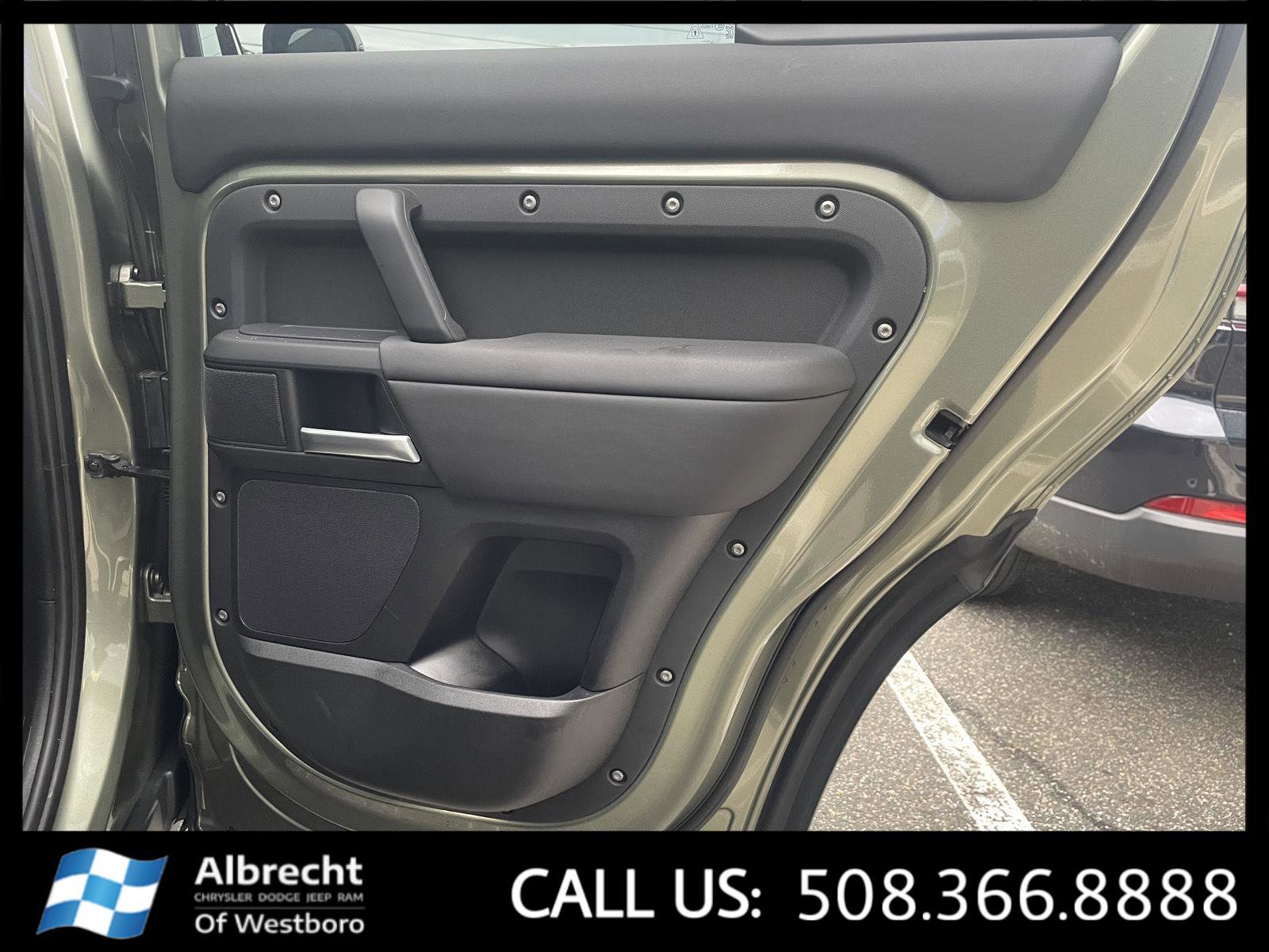 Used 2025 Land Rover Defender 110 S image 18