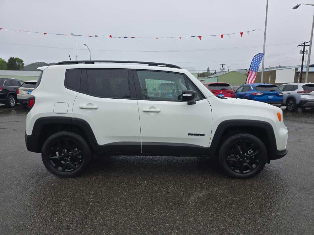 Used 2023 Jeep Renegade Altitude w/ Sun/Sound Group AWD/4WD image 6