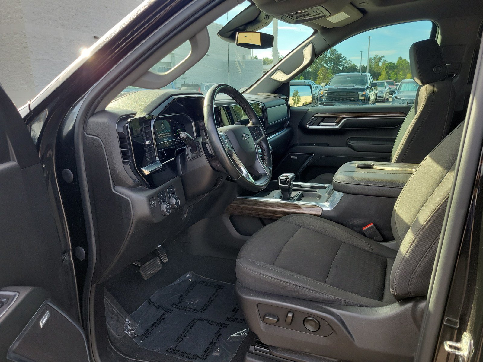 Used 2024 Chevrolet Silverado 1500 RST w/ Rally Edition AWD/4WD image 15
