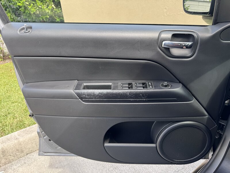 Used 2016 Jeep Compass Sport w/ Power Value Group FWD image 17