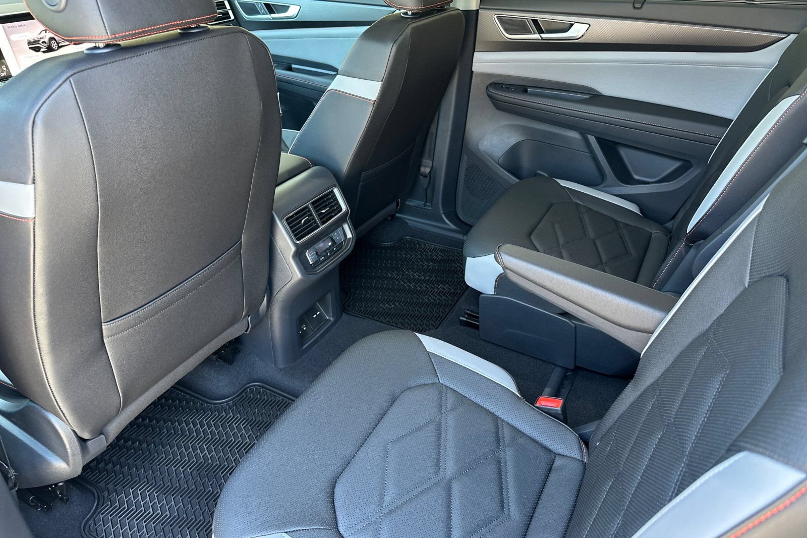 New 2026 Volkswagen Atlas Peak Edition AWD/4WD image 12