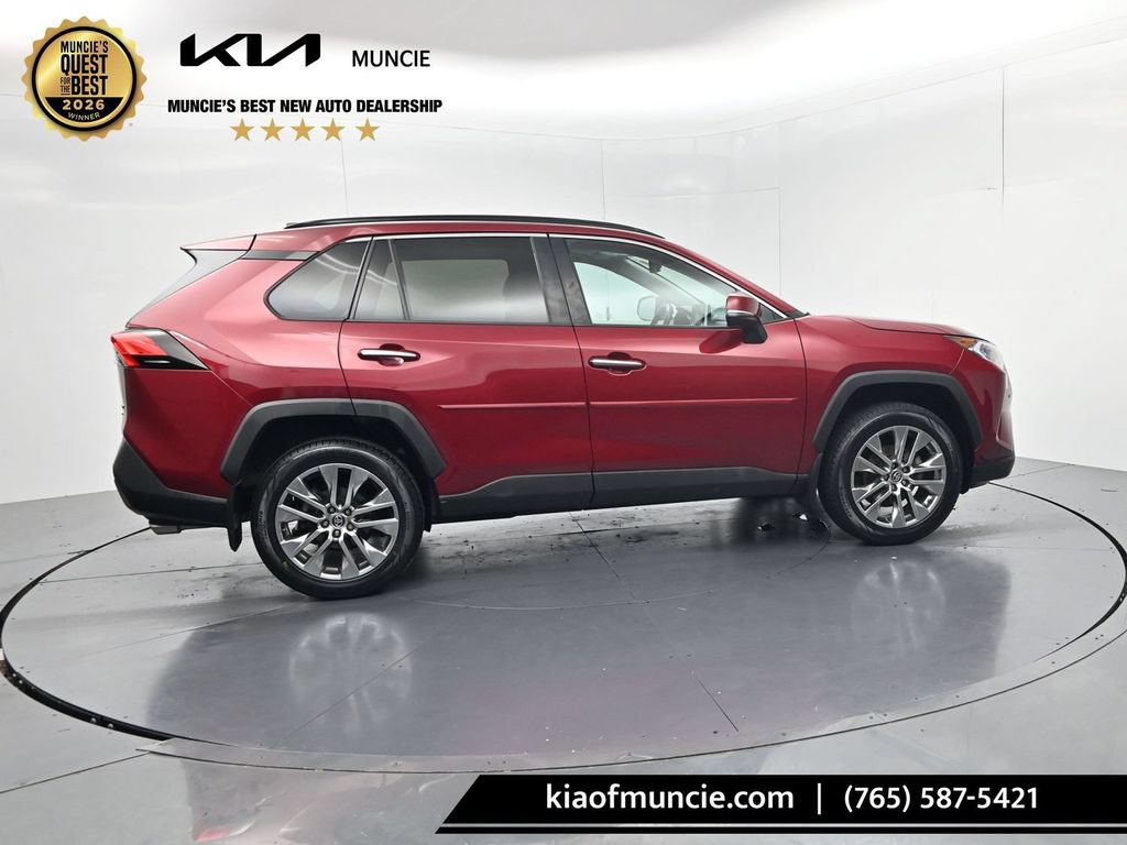 Used 2019 Toyota RAV4 Limited w/ Cold Weather Package AWD/4WD image 8