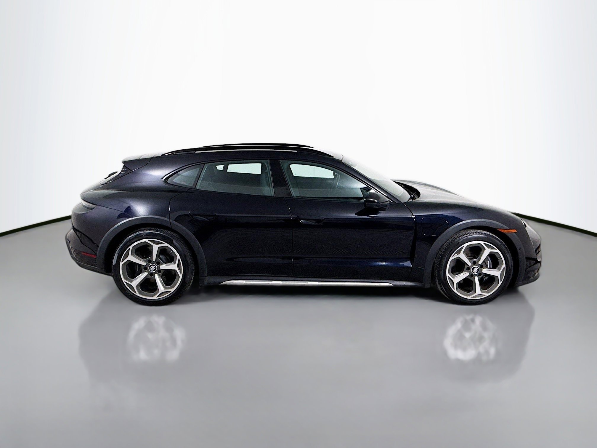 Certified 2024 Porsche Taycan 4 Cross Turismo image 8