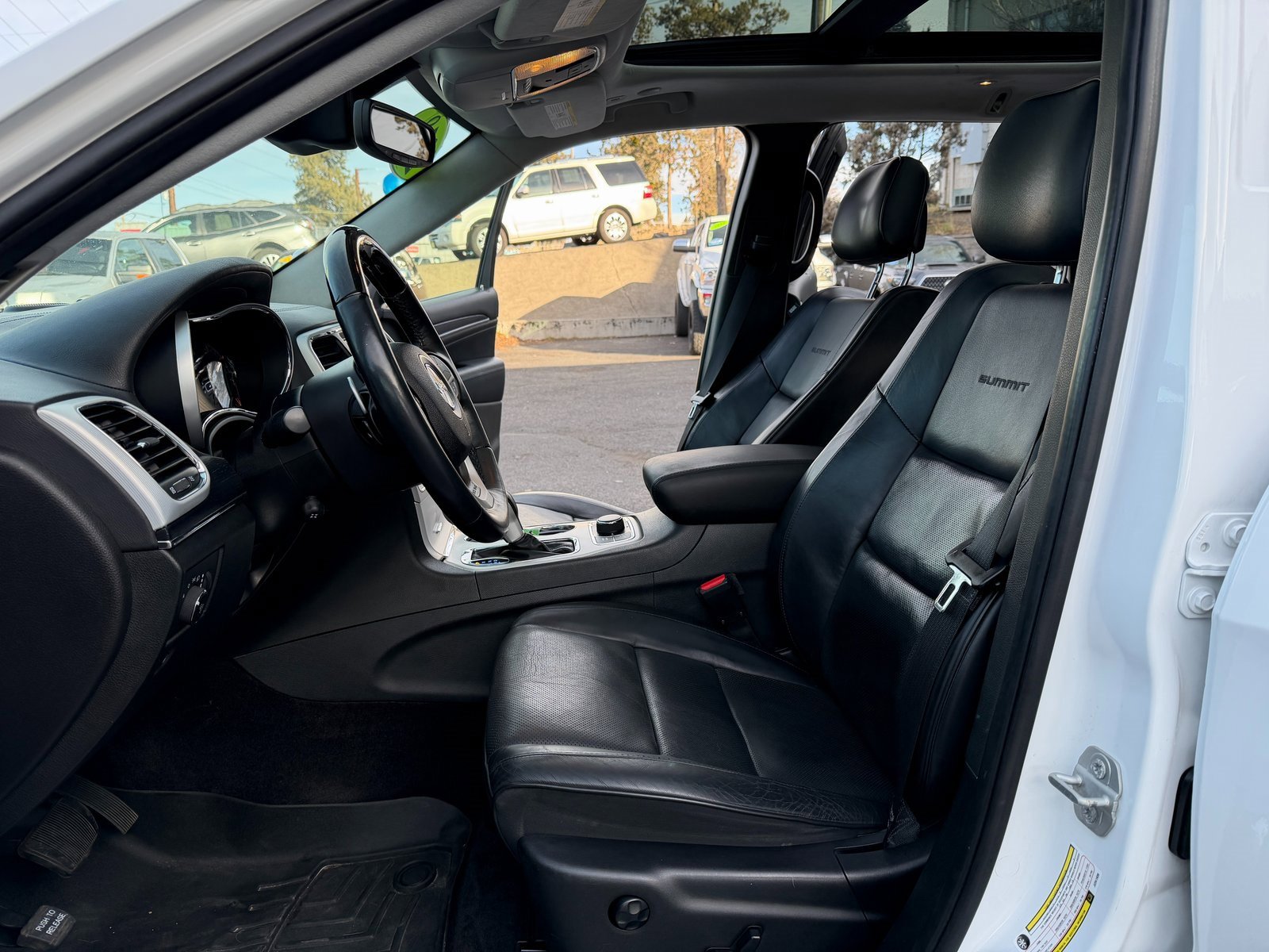 Used 2018 Jeep Grand Cherokee Summit image 8