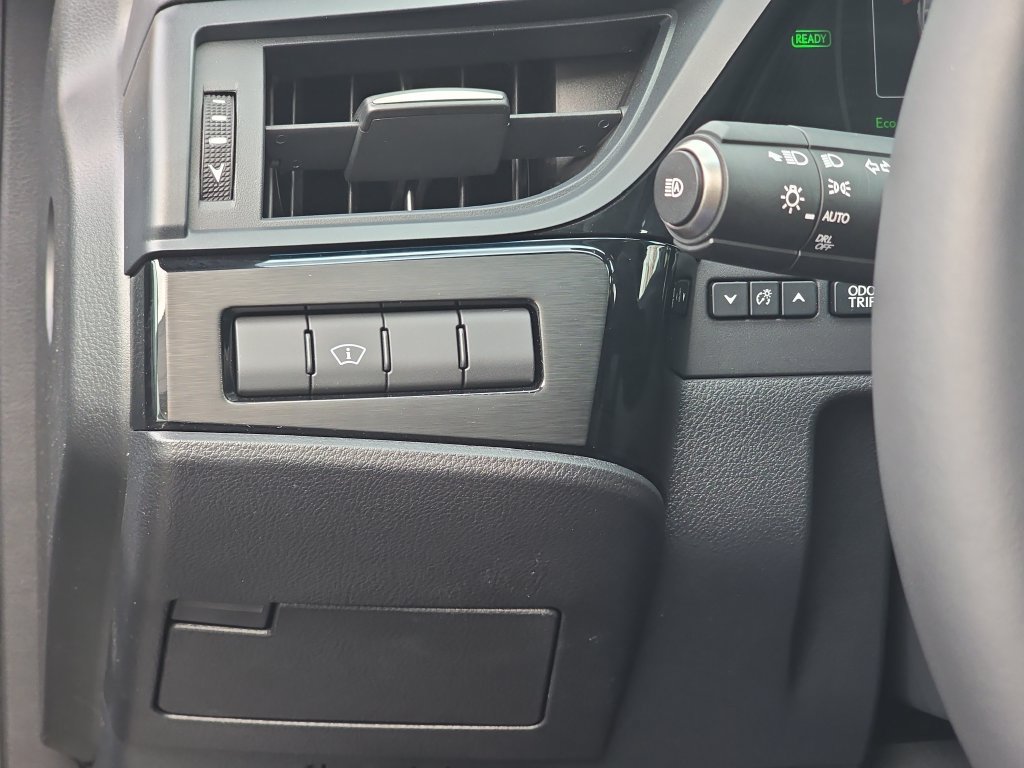 Used 2025 Lexus ES 300h w/ Premium Package FWD image 28