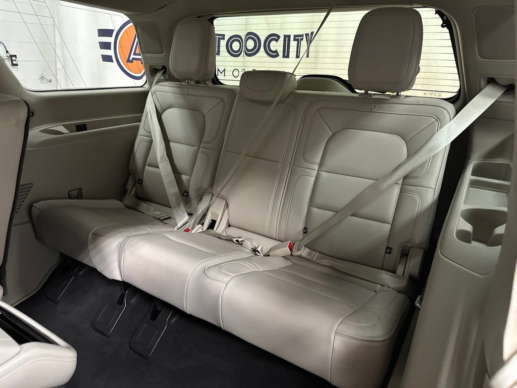 Used 2019 Lincoln Navigator Reserve AWD/4WD image 23
