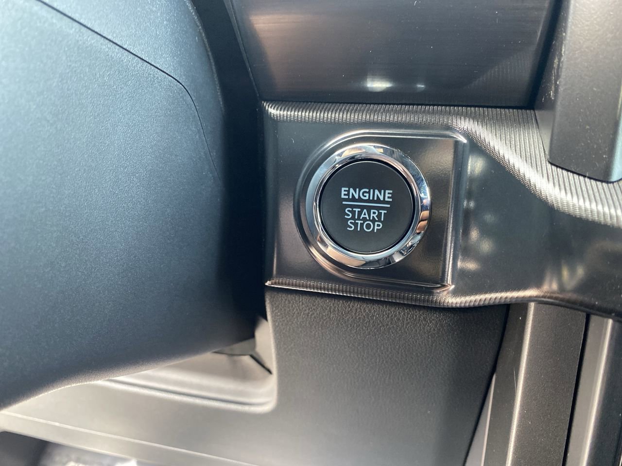 Used 2025 Ford F150 Lariat w/ Equipment Group 501A Mid image 31