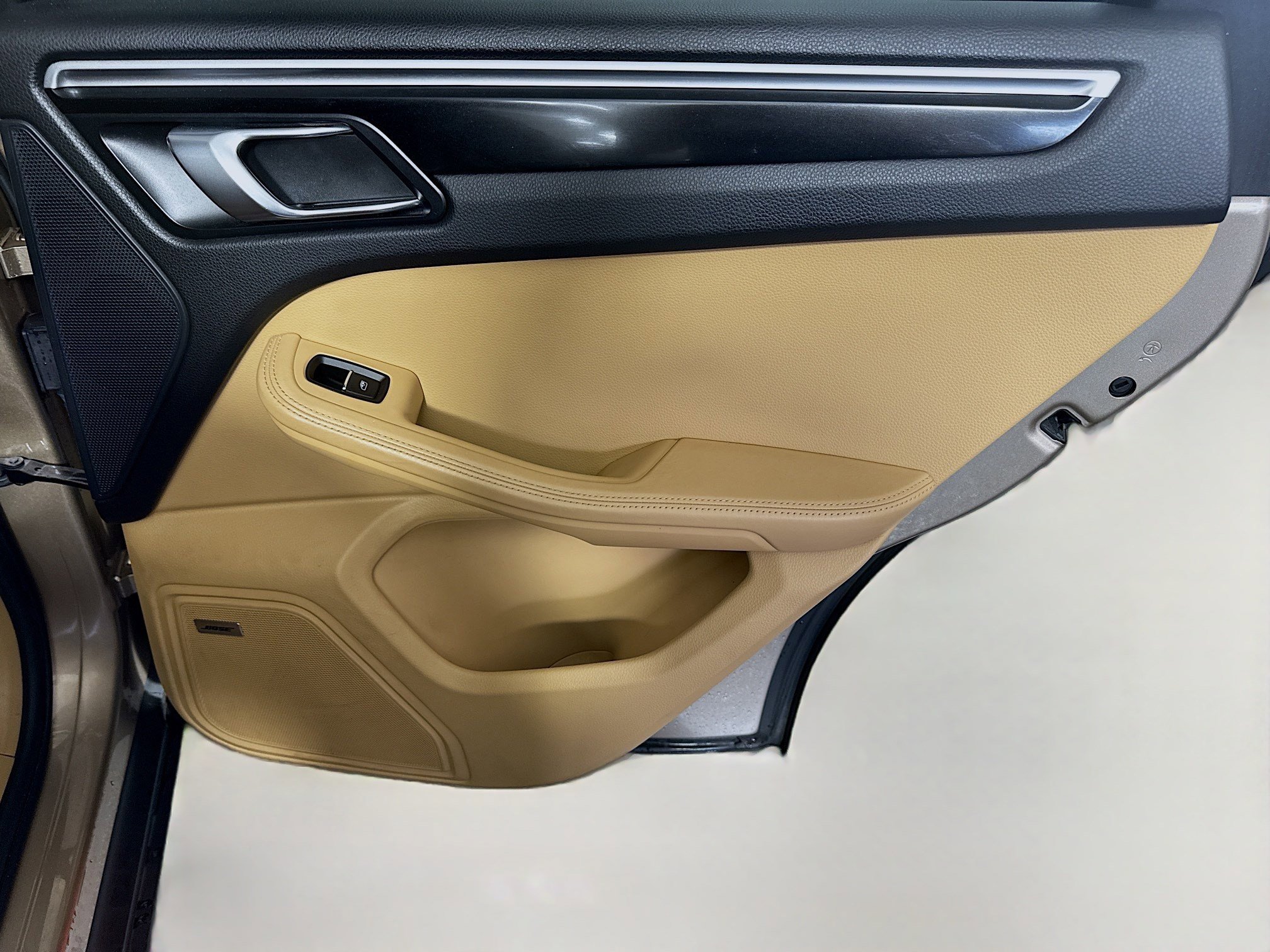 Used 2018 Porsche Macan image 27