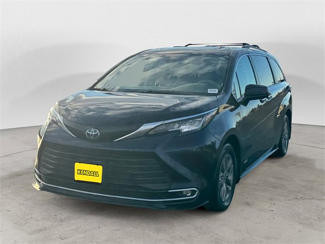 Used 2021 Toyota Sienna XLE