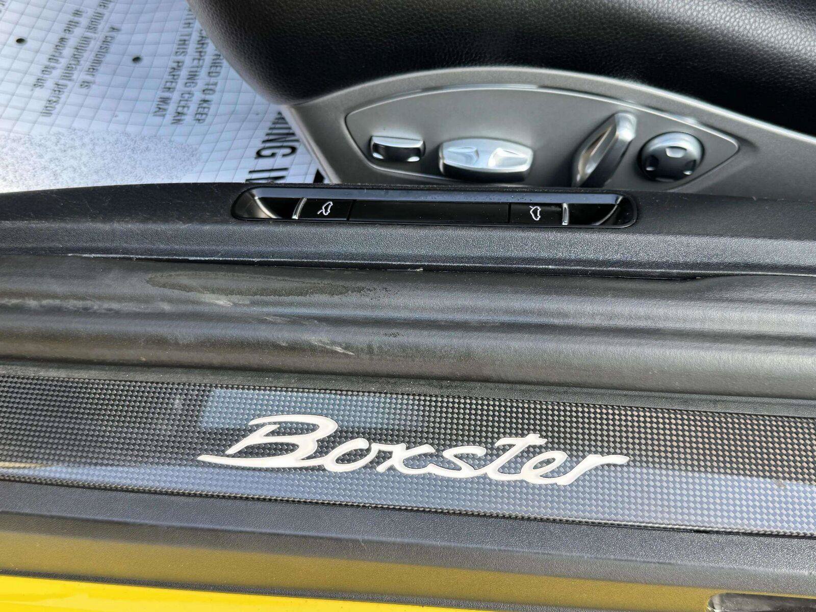 Used 2018 Porsche 718 Boxster RWD image 29