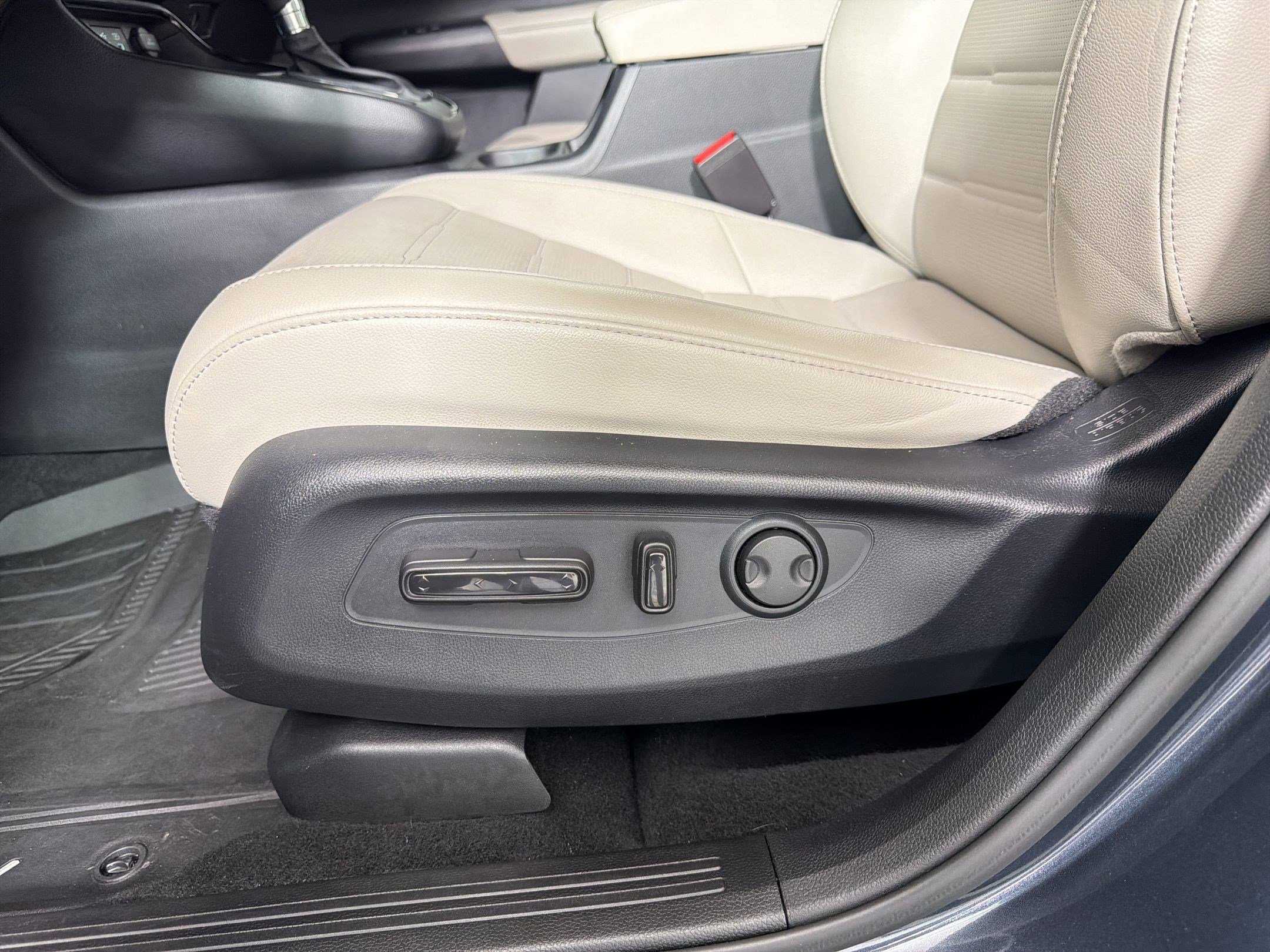 Used 2024 Honda CR-V EX-L image 12