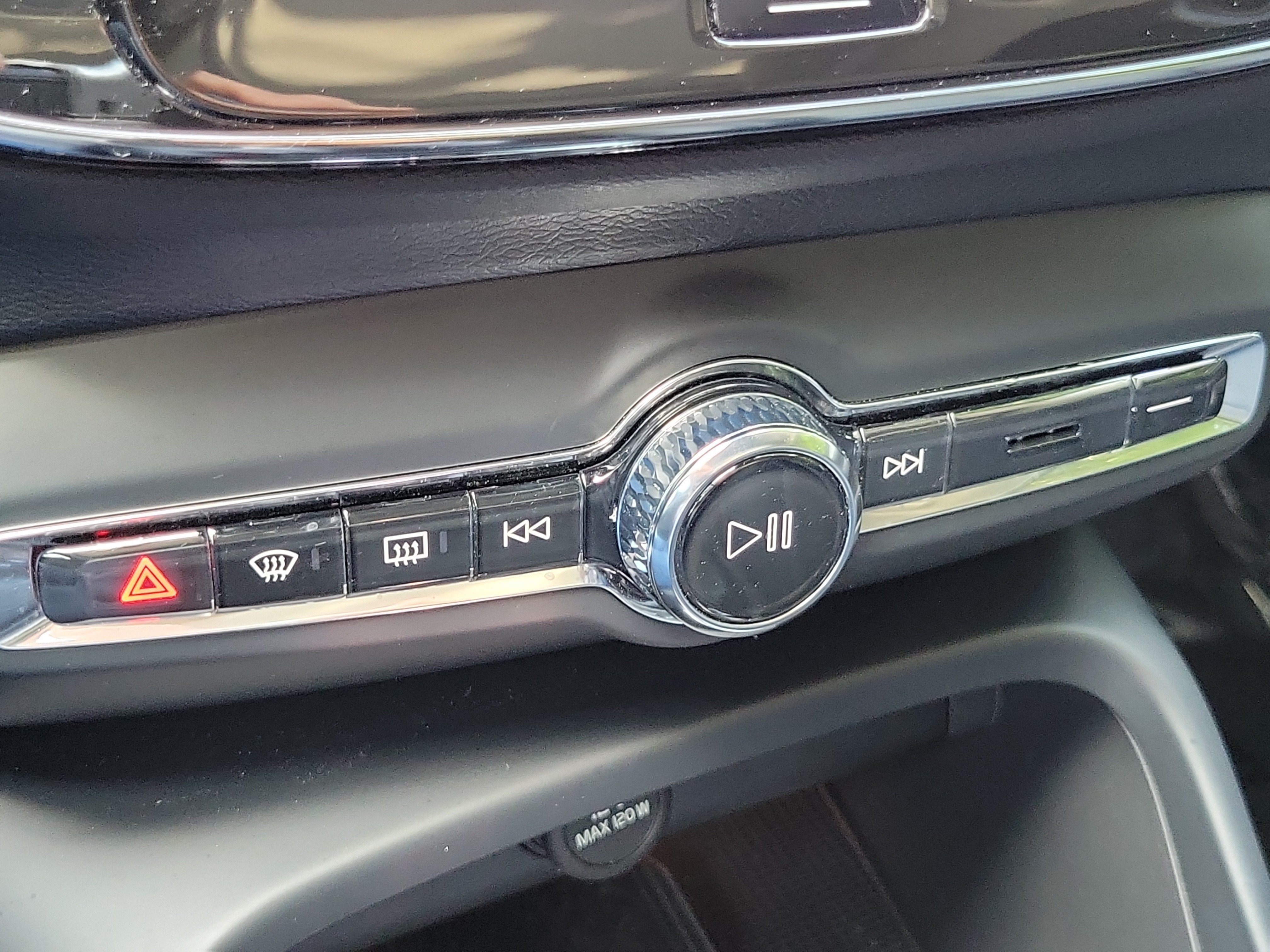 Used 2023 Volvo XC40 B5 Plus w/ Driver Assist Package AWD/4WD image 27