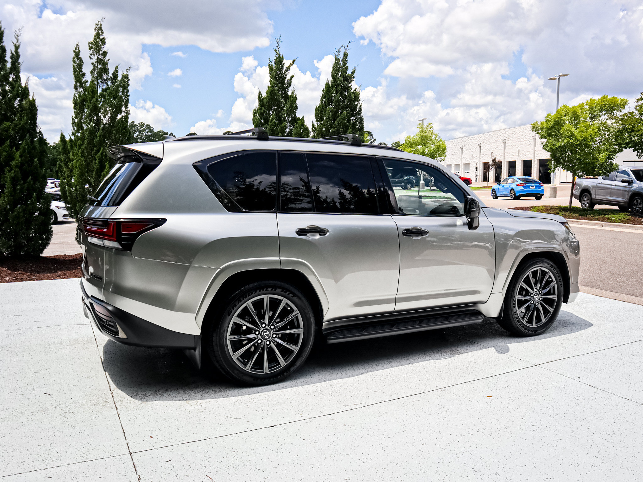 Used 2022 Lexus LX 600 4WD w/ Appearance Package image 11