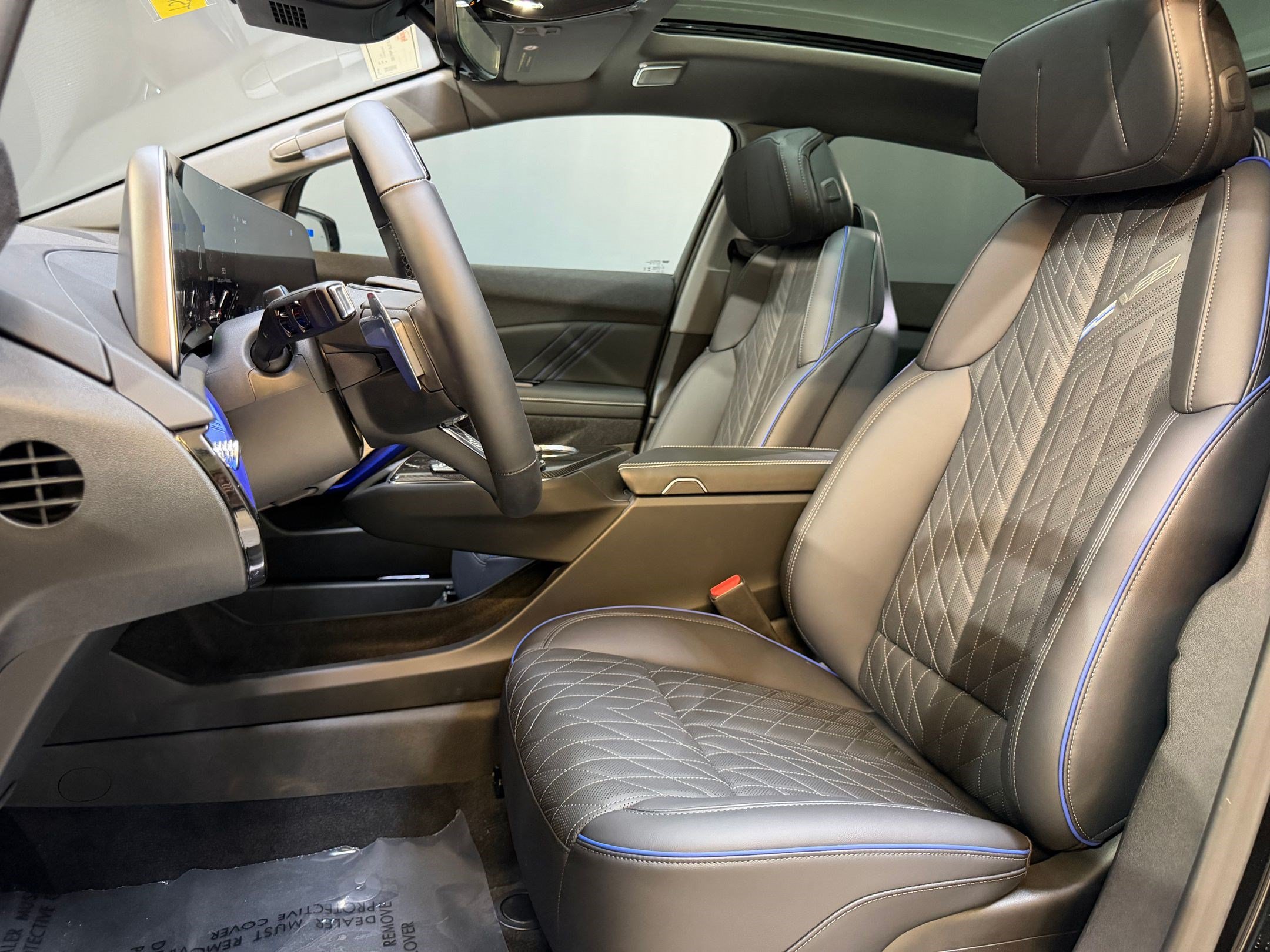New 2026 Cadillac Optiq V AWD/4WD image 28