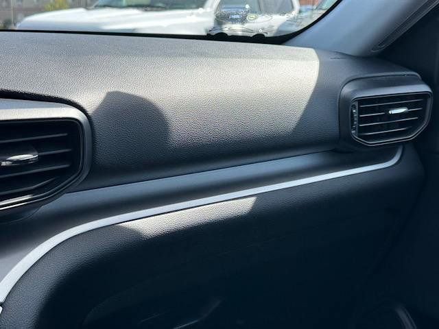 Used 2022 Ford Explorer XLT image 23