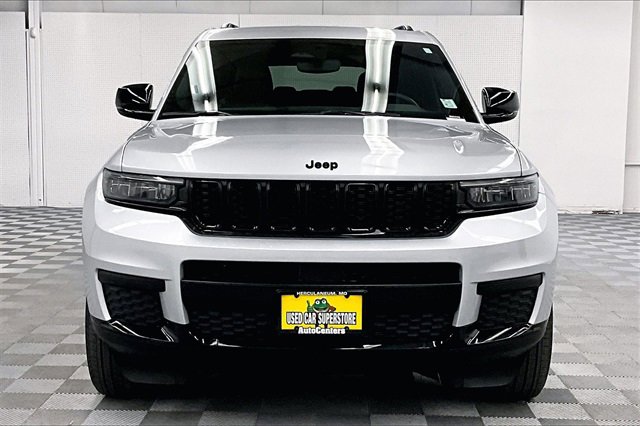 Used 2024 Jeep Grand Cherokee L Laredo image 3