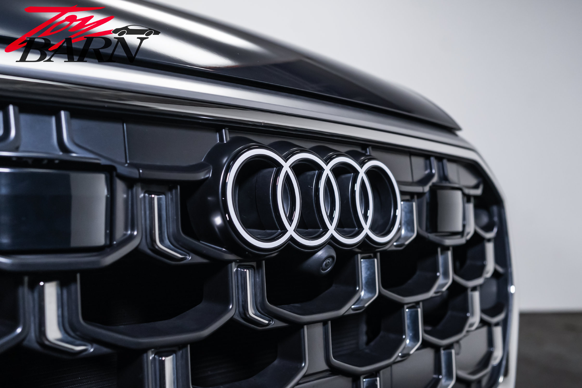 Used 2024 Audi SQ8 Prestige AWD/4WD image 9