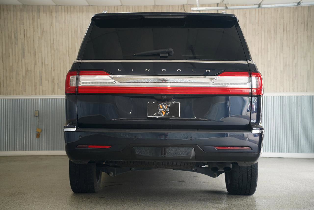 Used 2021 Lincoln Navigator L Reserve w/ Luxury Package AWD/4WD image 9