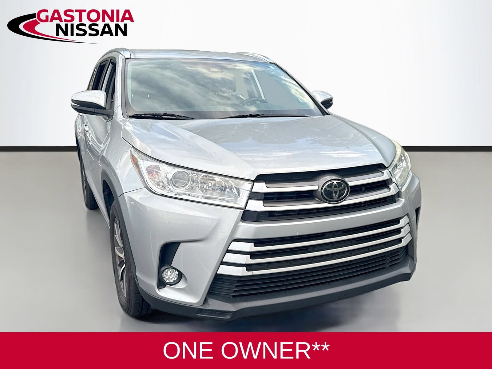Used 2018 Toyota Highlander XLE FWD video 2