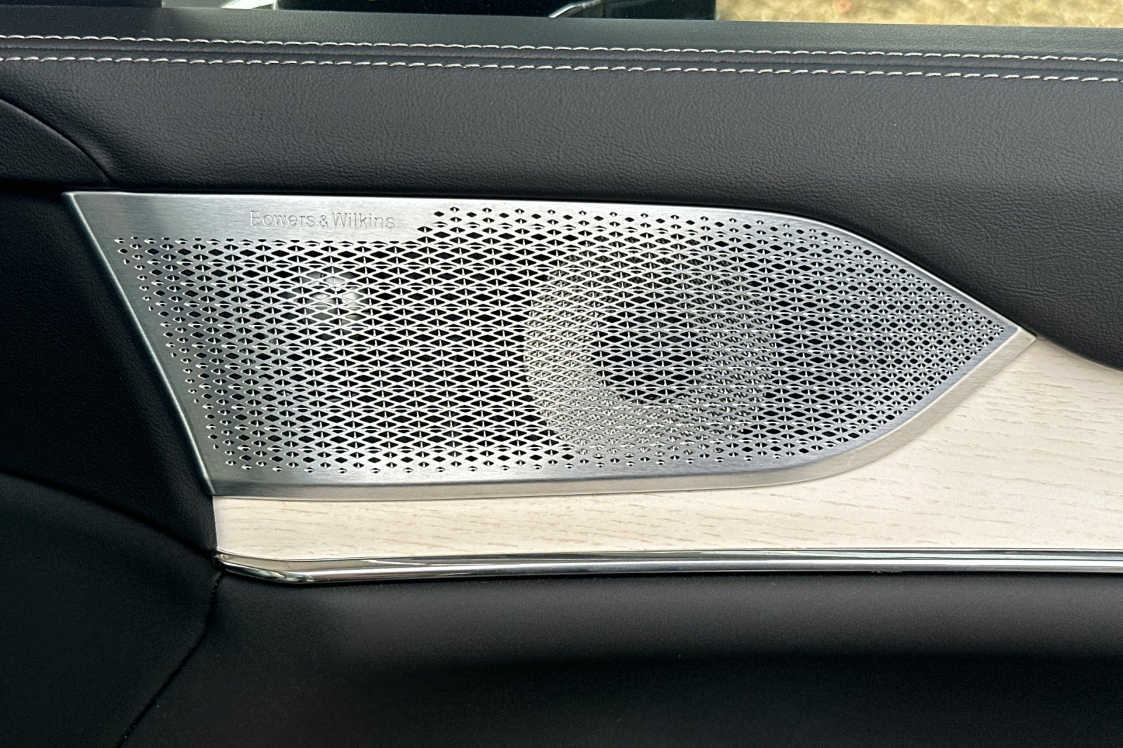 Certified 2025 Volvo EX90 Ultra AWD/4WD image 21