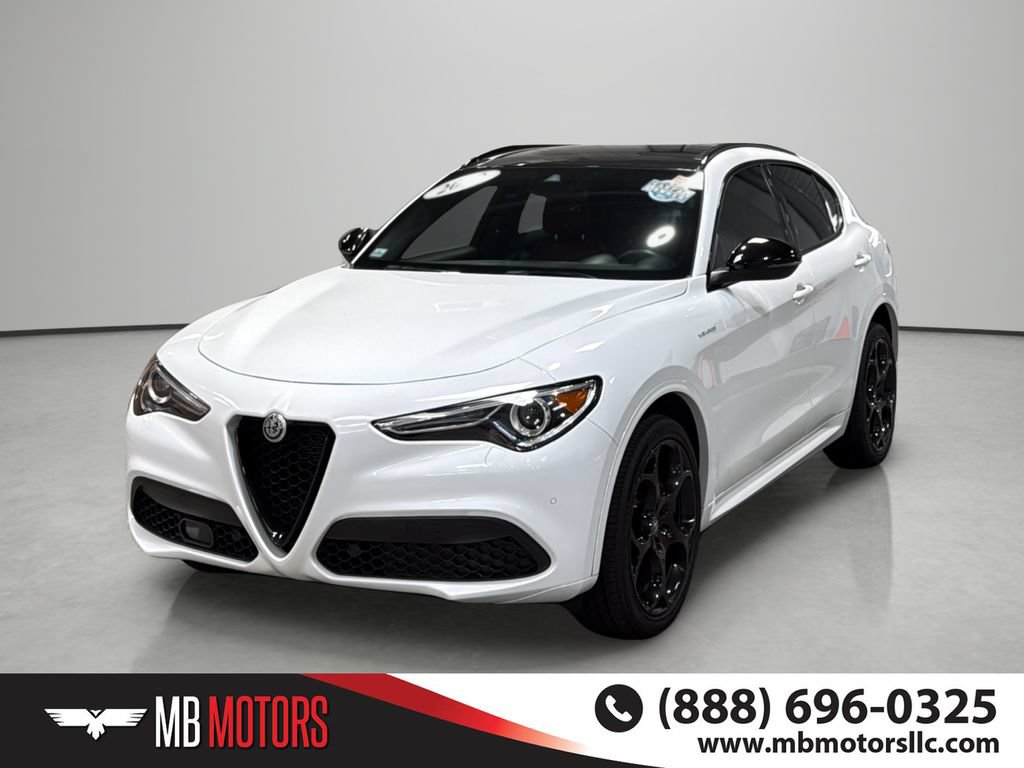 Used 2022 Alfa Romeo Stelvio Veloce AWD/4WD image 1