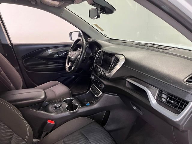 Used 2024 GMC Terrain SLE image 11