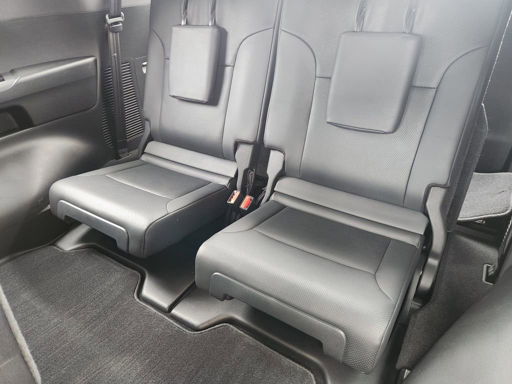 Used 2023 Lexus LX 600 4WD w/ Interior Upgrade Package image 34