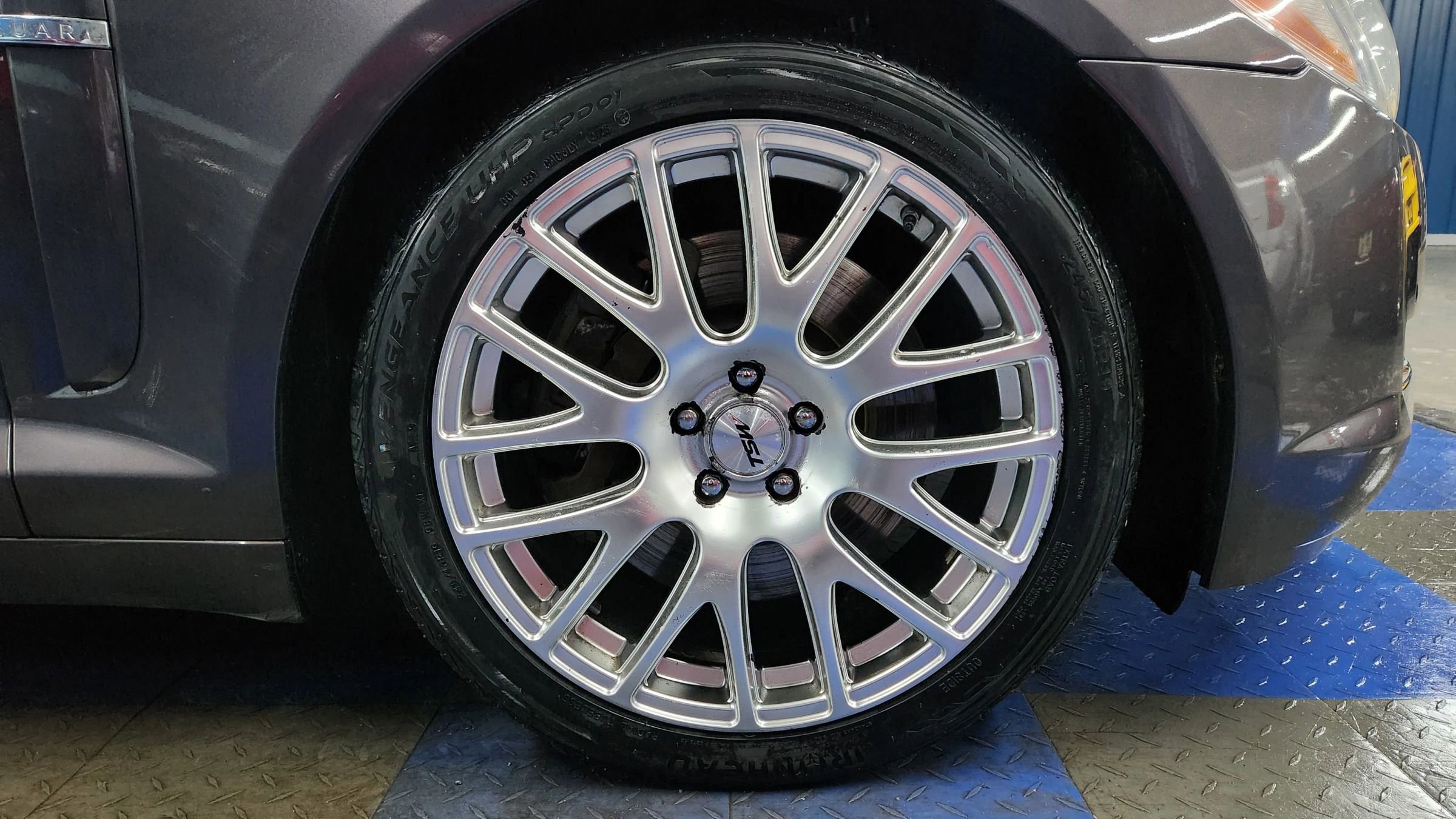 Used 2011 Jaguar XF Portfolio image 74