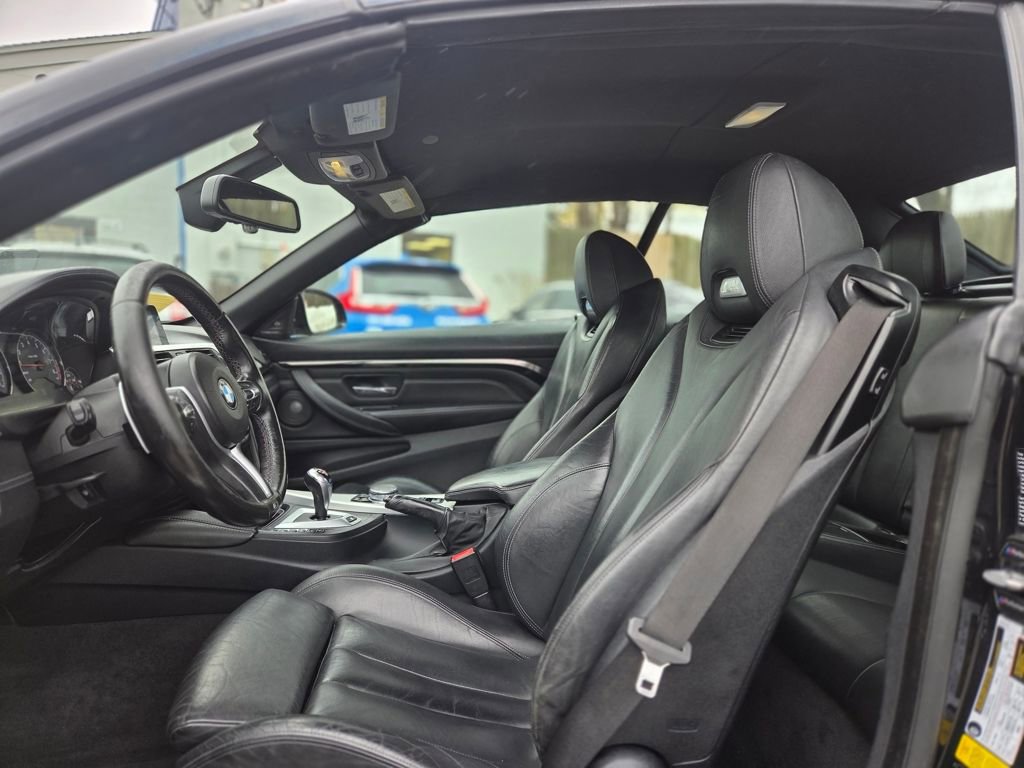 Used 2015 BMW M4 Convertible image 20