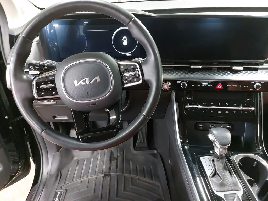 Used 2024 Kia Carnival SX Prestige image 17