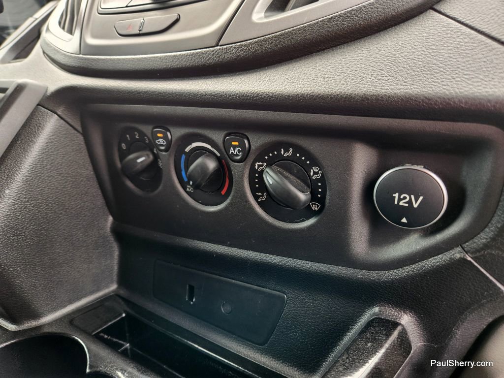 Used 2017 Ford Transit 150 XLT image 28